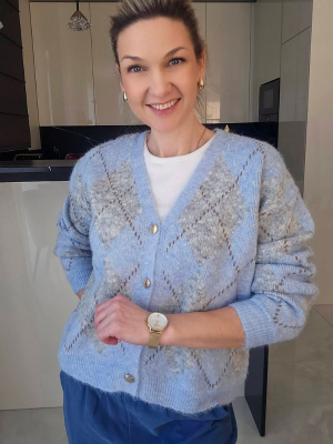 Megztinis su rombų raštu, melsvos spalvos